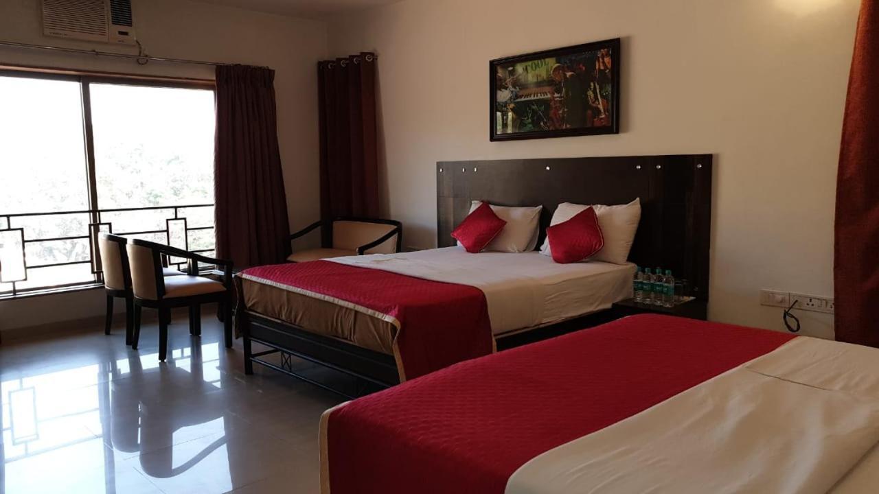 Resort Silver Hills Lonavla Zewnętrze zdjęcie