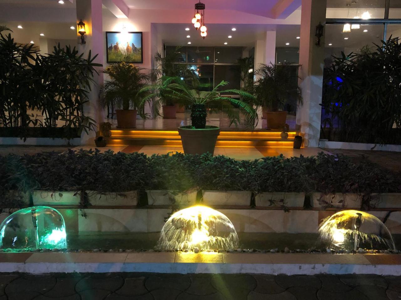 Resort Silver Hills Lonavla Zewnętrze zdjęcie