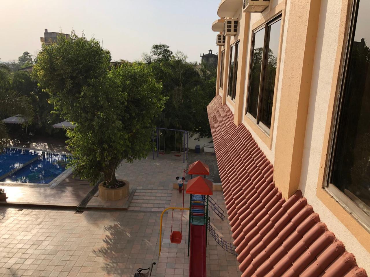 Resort Silver Hills Lonavla Zewnętrze zdjęcie
